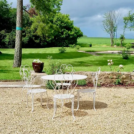 Vakantiehuis Chateau Dehes 1 D'hote Et 1 *