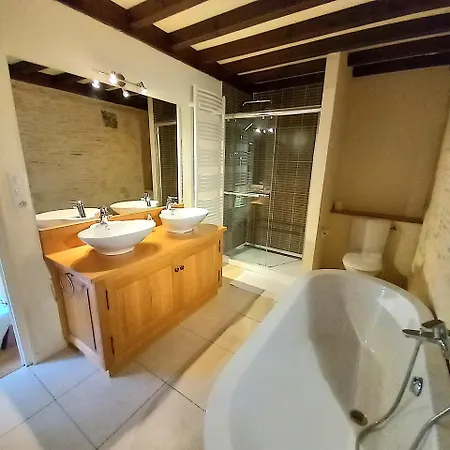 Chateau Dehes 1 D'hote Et 1 بيت للعطل