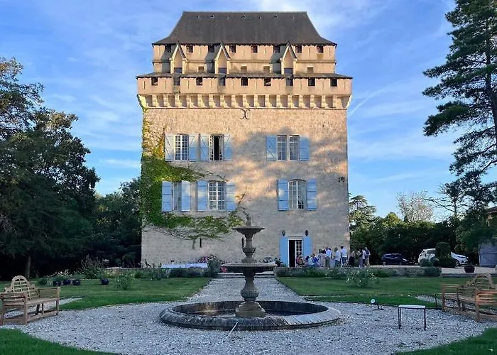Château Déhès 1 D'hôte Et 1 Casa de Férias